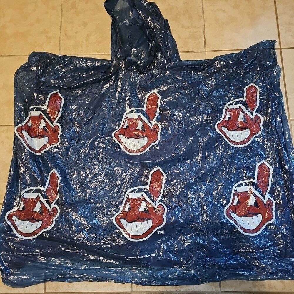 Rainmate II MLB Cleveland Indians Plastic Hooded Rain Poncho All Over Print VTG